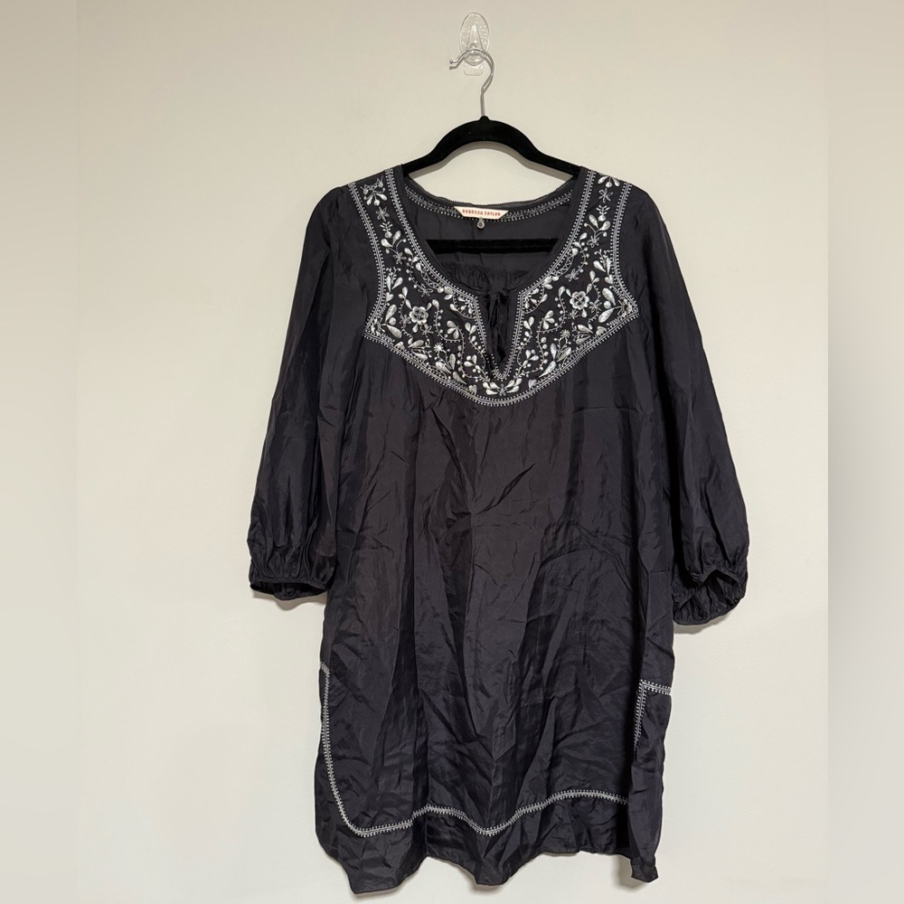 Rebecca Taylor Black Embroidered Silk Tunic Top Size 6 Boho Quiet Luxury